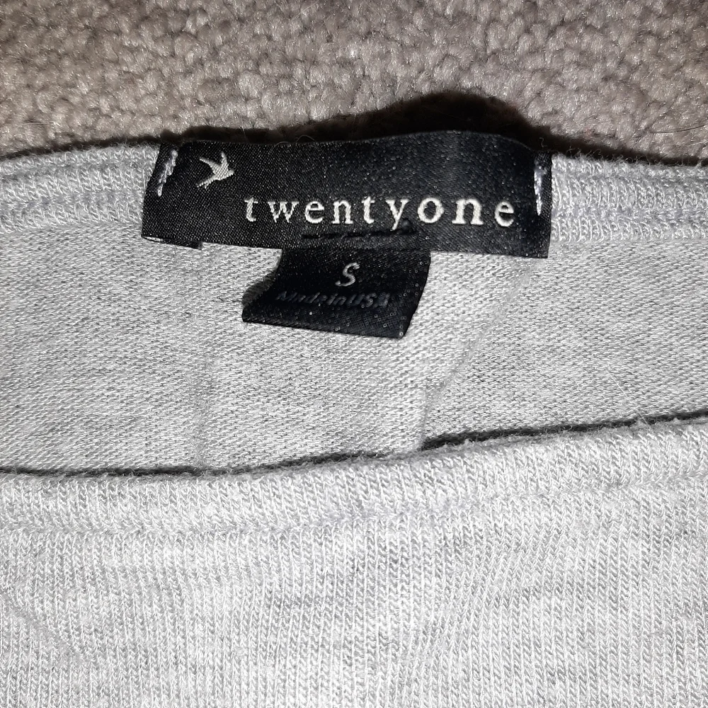 Twenty One Grey Short Sleeve Top - Picture 4 of 4